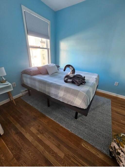 Newly Renovated -2 Bedroom Apartamento *