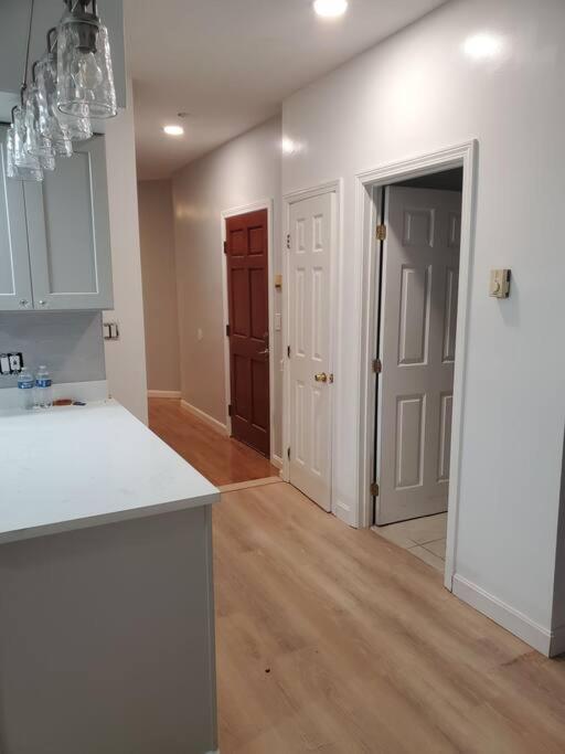 Apartamento Newly Renovated -2 Bedroom *